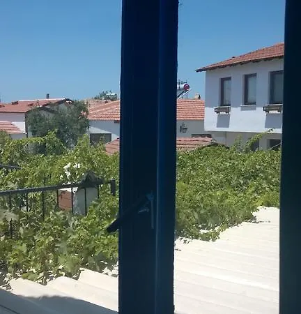Mavi Beyaz *