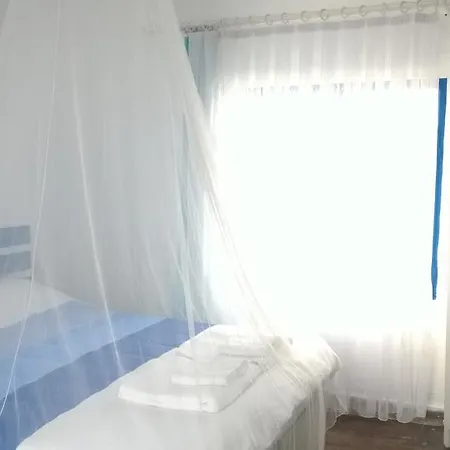 Mavi Beyaz Habitación en casa particular